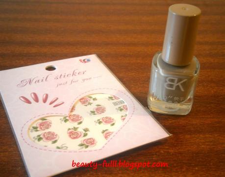 NOTD: Beige with Flowers