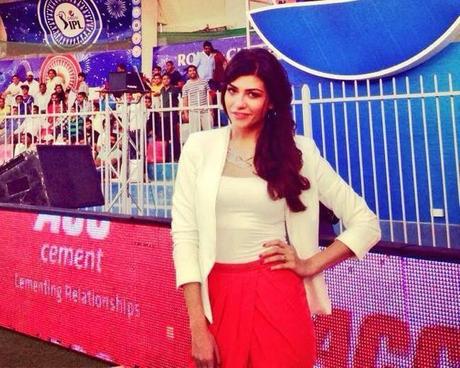 IPL glitz .... keeping Pakis out of IPL ... and the anchors...