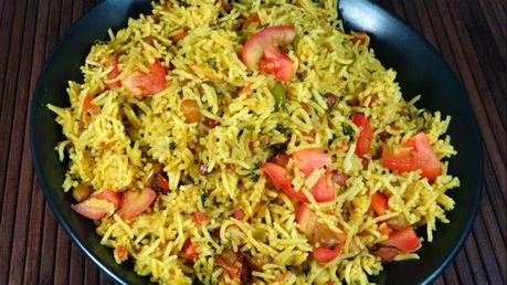 http://recipes.sandhira.com/tomato-rice.html