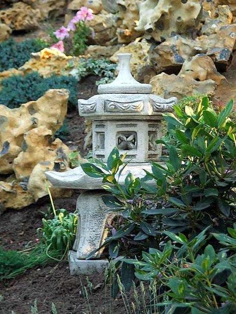 garden statue inspirations @Simone Design Blog