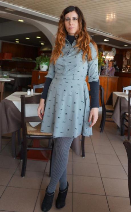 real mom street style, #streetstyle, #momstyle, #momtrends, fashion trends for moms, fashion trends 2014, mustache dress, mustache print dress, cute mustache print, spring trends