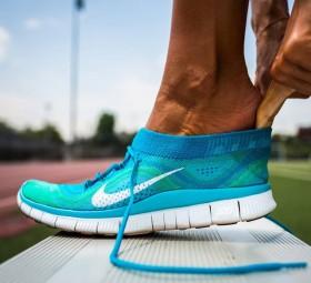 lightweight running shoes mens