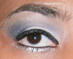 Face Of The Day: Dark Blue + White Glitter