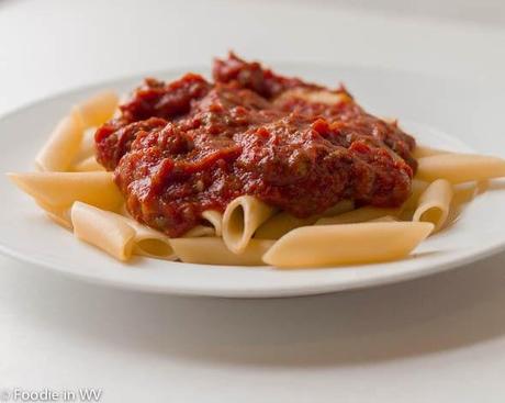 Tuttorosso Tomatoes Review and a Recipe for Slow Cooker Pasta Sauce