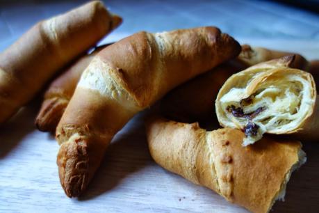 Recipes: 2 Step - Chocolate Croissants * Recipes: 2 Step - Chocolate Croissants *