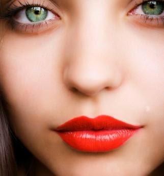 Makeup Inspiration: Metallic eyes, Bold lips