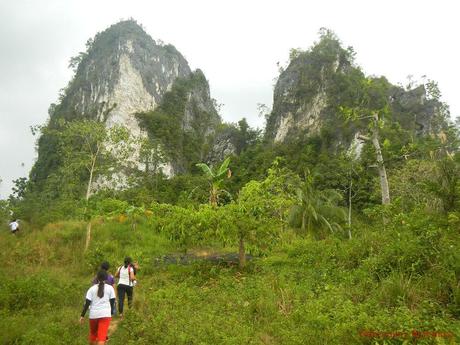 Puting Bato Limestone Monolith