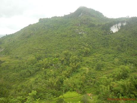 Puting Bato Limestone Monolith