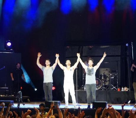 Jonas Brothers bow Toronto 2013