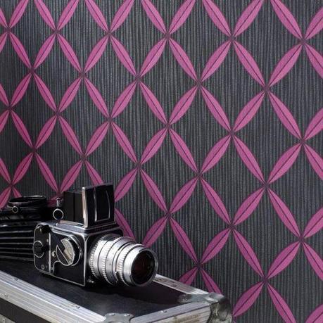 radiant orchid feature geometric wallpaper - pantones colour of the year 2014 - interior design trends