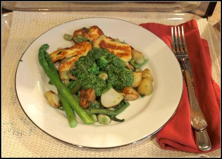 Halloumi cheese with green vegetables
