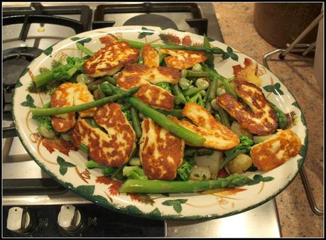 Halloumi cheese with green vegetables