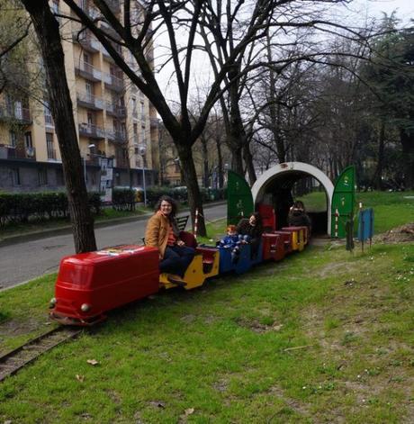 Oh it’s the Spring? Can someone please tell that to the weather! #momstyle, fashion trends for mom, jean top and jeans, all jean look, stefanel fuzzy sweater jacket, sweater jacket, how to wear all jean look, what to do with kids in Modena, where to go with kids in Modena, what to do with kids in Bologna, visiting Italy with kids