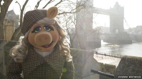 Miss-Piggy-has-emerged-as-the-latest-high-profile-film-character-to-bring-attention-to-Harris-Tweed