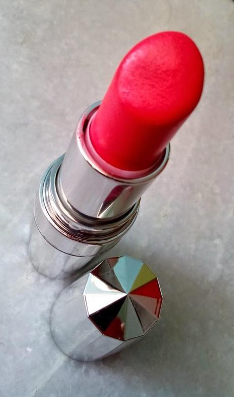 Avon Totally Kissable Lipstick Caressing Coral: Review, Swatch, FOTD