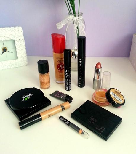 What's in my travel make-up bag?