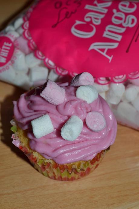 Baking With Cake Angels http://preciouslittleworlds.blogspot.co.uk