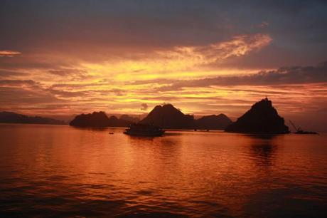 halong bay sunset nzmuse