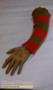 A-Nightmare-On-Elm-Street-5-The-Dream-Child-Freddy-Krueger-arm-1