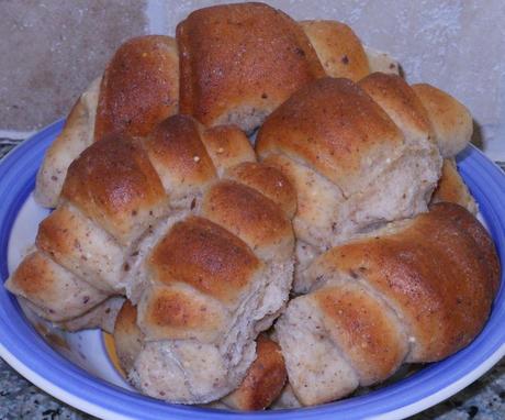 Best Whole Grain Dinner Rolls Ever!  With Freshly ground Winter White Wheat Flour, Quinoa, and Flax seed.