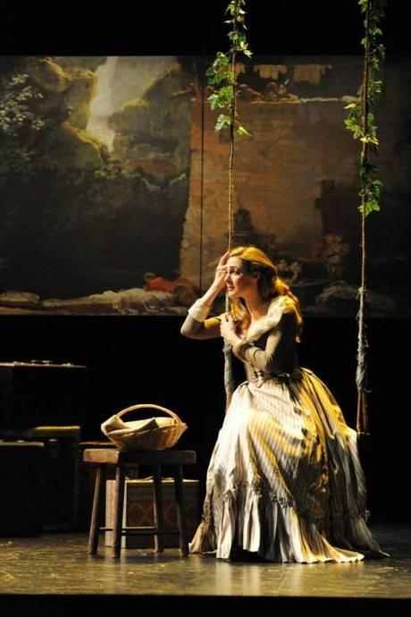 Sydney Mancasola as Manon in Act I