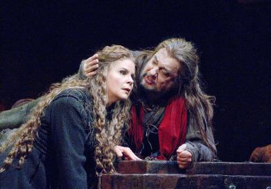 Susan Graham & Placido Domingo in Iphigénie en Tauride (Photo: Ken Howard/Met Opera) 