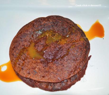 Eggless beetroot-chocolate pancake recipe | how to make eggless pancake