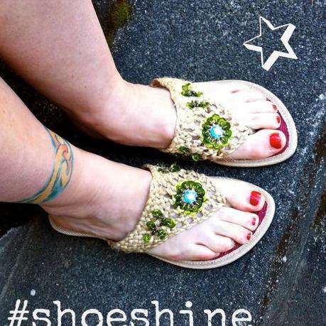 Shiny, Happy Sheilas (Shoe Shine!)