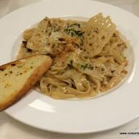 Fettuccine and Porcini Mushrooms 