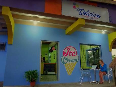 Roatan Review: Deliciosa Creamery