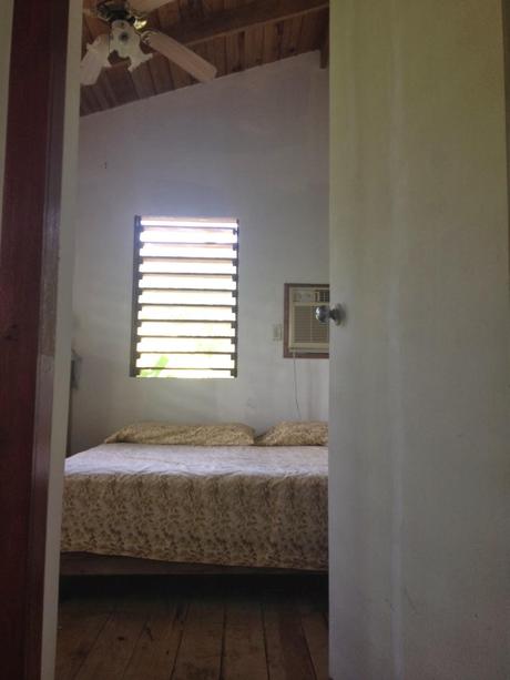 Roatan Rent: What $300/month Gets You