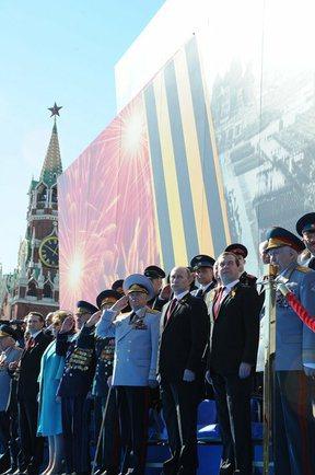 victory parade 2014 putin medvedev