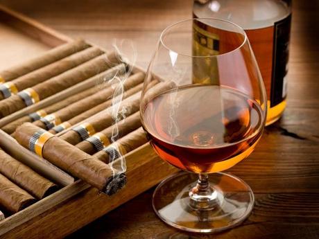 Cigar and whiskey gift set