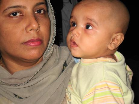 English: mothers day photo, Pakistani mother a...