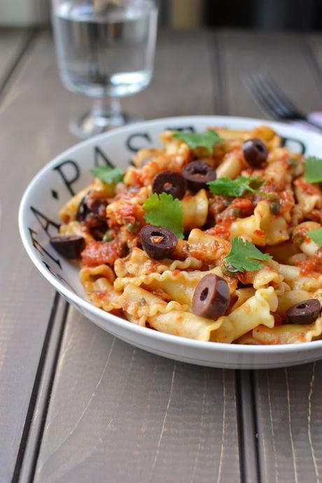 Summer Pasta Puttanesca (Vegan recipe)