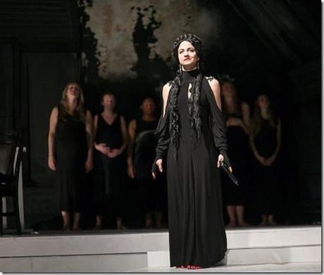 Review: Medea (Theatre Y)