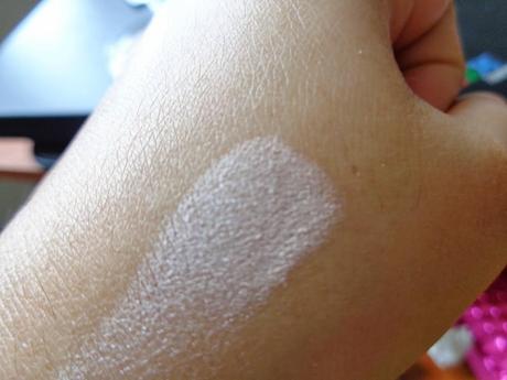 Essence Bloom Me Up Shimmer Powder - why you should buy it if you see it!