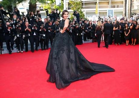 Sonam Kapoor in Elie Saab Couture (Cannes 2014)