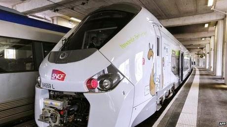 French Railways SNFC orders 2000 trains ~ that are too wide for Stations !!