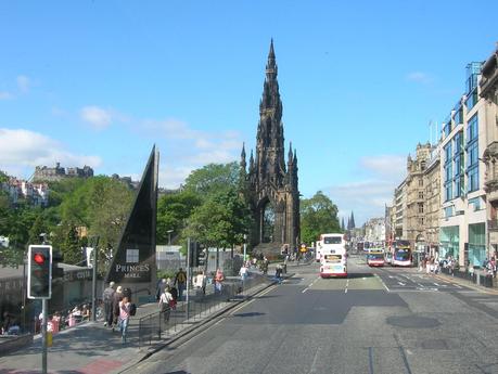 things to do in Edinburgh, shopping in Edinburgh, where to stay in Edinburgh 