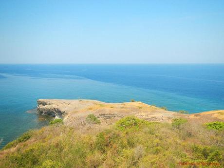 Island Hopping in Capones Island and Annawangin Cove in Zambales