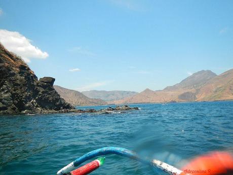 Island Hopping in Capones Island and Annawangin Cove in Zambales