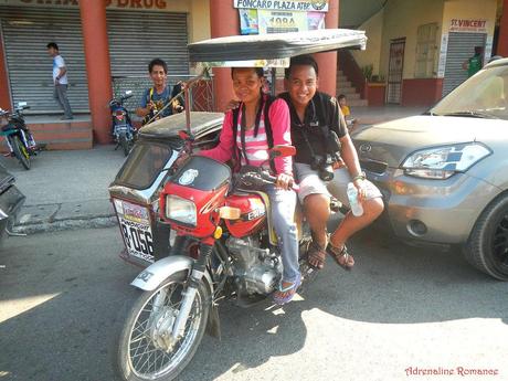 Island Hopping in Capones Island and Annawangin Cove in Zambales