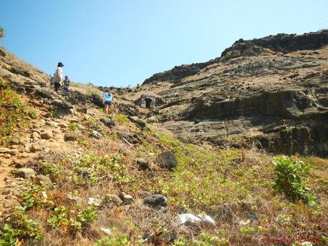 Island Hopping in Capones Island and Annawangin Cove in Zambales