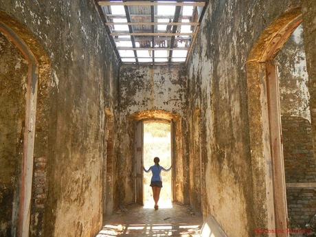 Island Hopping in Capones Island and Annawangin Cove in Zambales