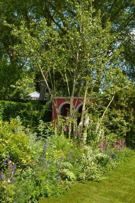 Chelsea Flower Show, episode one: the shell and the dinosaur