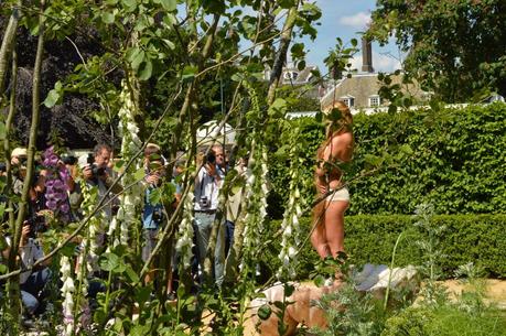 Chelsea Flower Show, episode one: the shell and the dinosaur