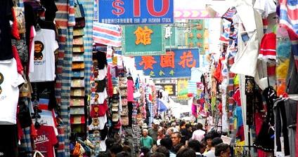 Haggling-In-Hong-Kong-Ladies-Market