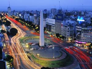 Avenida9deJulio 300x225 Expanish Guide to the Regions and Climates of Argentina