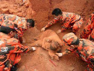 Story of Mother’s Sacrifice during the China Earthquake…..